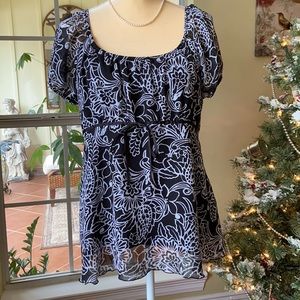 Pretty Black & White Empire Styled Patterned Blouse, Short Sleeved